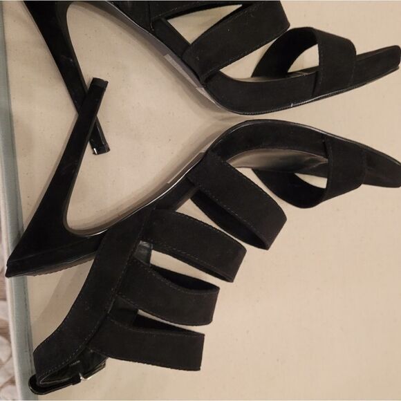 FOREVER 21 MULTI-STRAPS ZIPPER CLOSURE GLADIATOR SANDALS - Picture 9 of 16